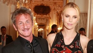 Rozchod roka: Charlize Theron dala kopačky záletníkovi Seanovi Pennovi!