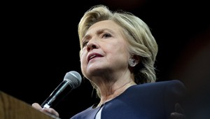 Clintonová v úzkych