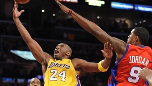 Lakers vstúpili do novej sezóny víťazstvom v mestskom derby