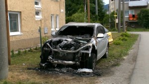 Neďaleko Košíc horelo auto. Páchateľ si dal poriadne záležať