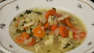 Polievka: Rozsdol v hlbokom tanieri