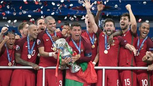 Paríž patril Portugalčanom, problémy pod Eiffelovkou