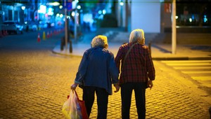 Babky spôsobili ošiaľ na internete: Na oslavu priateľstva sa nechali potetovať