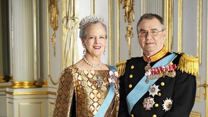 Manžel kráľovnej trpí demenciou, oznámil palác