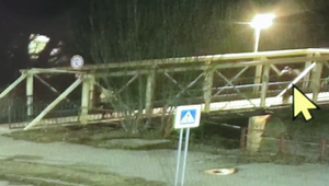 Muž okradol nič netušiaceho chodcu. Svojej obeti pri útoku zlomil rebrá