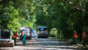 Bez elektriny a v blate. Devínčania upratujú už 3. deň