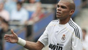 Pepe vynechá úvod ligy, Maicon ostáva v Interi Miláno
