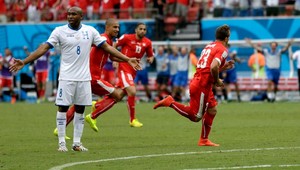 Shaqiri zničil hetrikom Honduras, púť Ekvádoru ukončili Francúzi