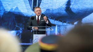 PS žiada premiéra Fica, aby zrušil cestu do Číny