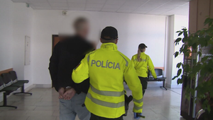 Policajti v šoku: Vodič jazdil zdrogovaný, s monitorovacím náramkom a heroínom