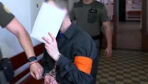 Hrozí mu doživotie: Muž sa v minulosti dopustil vraždy a teraz sa pred súd dostal za znásilnenie staršej ženy