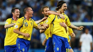 Ibrahimovič sa vracia do Amsterdamu, Španieli v Hampden Parku