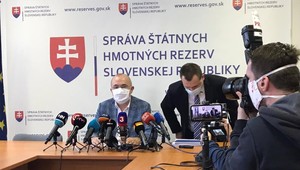 Bývalý šéf štátnych hmotných rezerv Kajetán Kičura zostáva vo väzbe