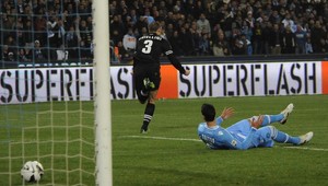 Fanúšikovia Neapola rozbili okno na autobuse Juventusu