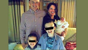 Sadol opitý do auta aj so 4 deťmi. Zázrakom prežilo len 4 mesačné bábätko