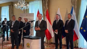 Ministri vnútra V4 sa stretli v Bratislave. Témou je aj ilegálna migrácia