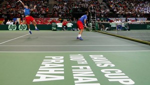 Česi vedú v 100. finále Davis Cupu po štvorhre nad Španielskom 2:1