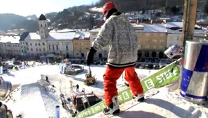 Snowboardisti a lyžiari predvádzali svoje umenie priamo na námestí