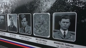 O páde lietadla RAF na Slovensku sa desaťročia nehovorilo. Informácie o jeho posádke zozbieral miestny historik, ktorý ho ako 10-ročný videl havarovať