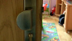 Zlodej vykradol byt hendikepovanej Dominiky. Chýba aj laptop s dôležitými dokumentami