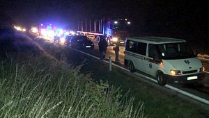 Hromadná nehoda pri Lučenci. Havarovala sanitka aj auto s dieťaťom
