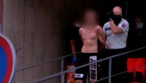 Oslava 50-tky sa skončila zásahom polície. Členovia rodiny sa pobili a zaútočili na príslušníkov zákona