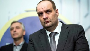 Debakel v Bratislave je začiatok konca Ficovlády