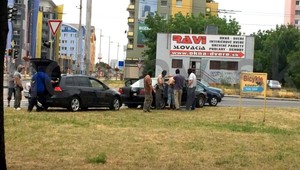 V Bratislave zasahovali kukláči, zastavili dopravu