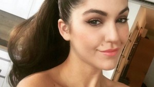 Celeste Buckingham išla do plaviek!