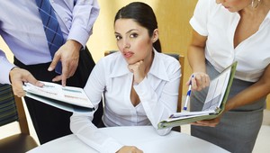 Vysokoškoláci smútia. Len tretina sa po škole zamestná v ich odbore