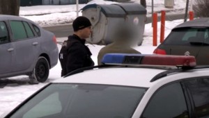 Lekára, ktorý mal prenasledovať exmanželku a deti, prepustili z väzby