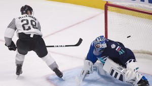 Halák inkasoval štyrikrát. Hossu nešťastne poranil puk