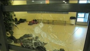 Fínsky študent-vrah chcel školu podpáliť