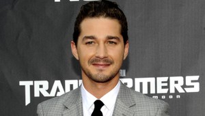 Závislák Shia LaBeouf (28) sa ide dobrovoľne liečiť!