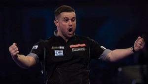 PDC Home Tour: Vypadol ďalší favorit. Od postupujúceho schytal debakel aj “deviatku”