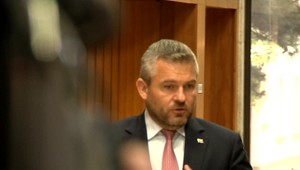 Premiér Pellegrini sa vyjadril k lustráciám generálneho prokurátora Čižnára. Chce vedieť či lustrovali aj jeho
