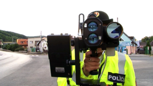 Vodiči, pozor! Polícia už bude posielať pokuty poštou