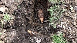 Pyrotechnici nakázali evakuovať dedinu na východe. V obci mali funkčnú muníciu