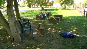 Agnesu našli v záhrade mŕtvu. Sedela dobitá pri útulku pre bezdomovcov