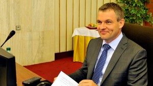 Pellegrini sa chce stretnúť s Dubovcovou v polepšovni