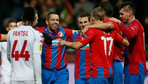 EL: Bakoš pomohol k bodom Plzni, Cavani gólovo explodoval