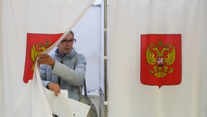 Štúdio 24: Ruské voľby prebiehajú aj na okupovaných územiach. Slúžia aj na propagandu, hovorí novinár