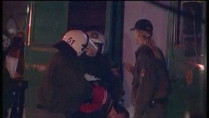 Policajti strieľali po chlapcovi (14). Nechceli, aby prežil!