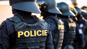 Streľba v Česku: Zomreli traja ľudia, tragédiu prežilo dojča