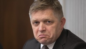 Robert Fico sa ešte tento týždeň vráti zo zahraničia a bude sa venovať udalostiam vo vnútri strany Smer
