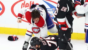 Životný zápas Slafkovského: Vychutnajte si bitku a rozhodujúci nájazd