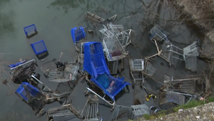 Ľahostajnosť k životnému prostrediu: Stojisko vozíkov v Malom Dunaji