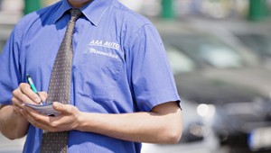 AAA AUTO naberá desiatky ľudí, tento rok majú firme pomôcť predať 90 000 áut