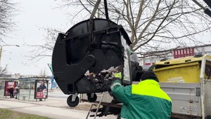 Vyčíňa v metropole východu podpaľač? V priebehu pár hodín zhorelo 14 kontajnerov