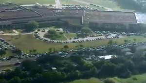 Masakru na škole v Texase prechádzalo odmietnutie útočníka jeho spolužiačkou